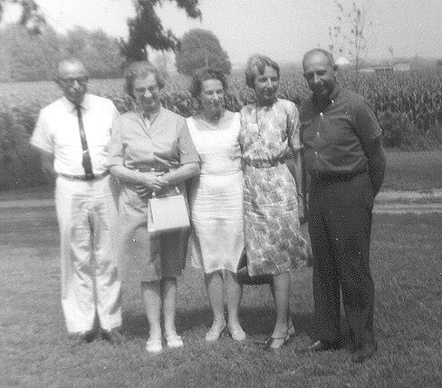 02.jpg (149753 bytes)